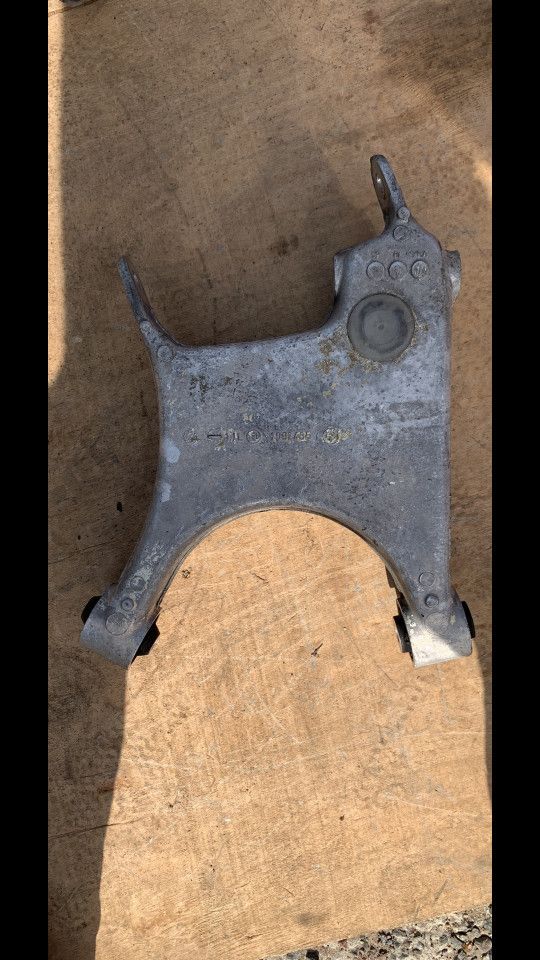 рычаг задний левый BMW 5 серия E39 (1995 - 2000), универсал, 1091485 - фото №1