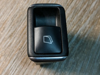 кнопка стеклоподъемника двери задней левой Mercedes-Benz GL-Класс X166 2014, 3.0 л., OM 642.826, дизель, АКПП, белый, внедорожник 5 дв., 1668200210, A1668200210