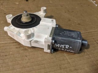 моторчик стеклоподъемника передний левый Mercedes-Benz M-Класс W166 2012, 2.1 л., OM 651.960, дизель, АКПП, мокрый асфальт, внедорожник 5 дв., 1669060201, A1669060201, 0130822754