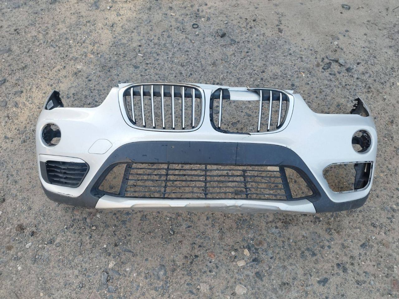 бампер передний BMW X1 F48 2018, 2.0 л., бензин, АКПП - фото №1