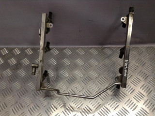 топливная рампа Mercedes-Benz M-Класс W164 2006, 3.5 л., M 272.967, бензин, АКПП, внедорожник 5 дв., A2720700995