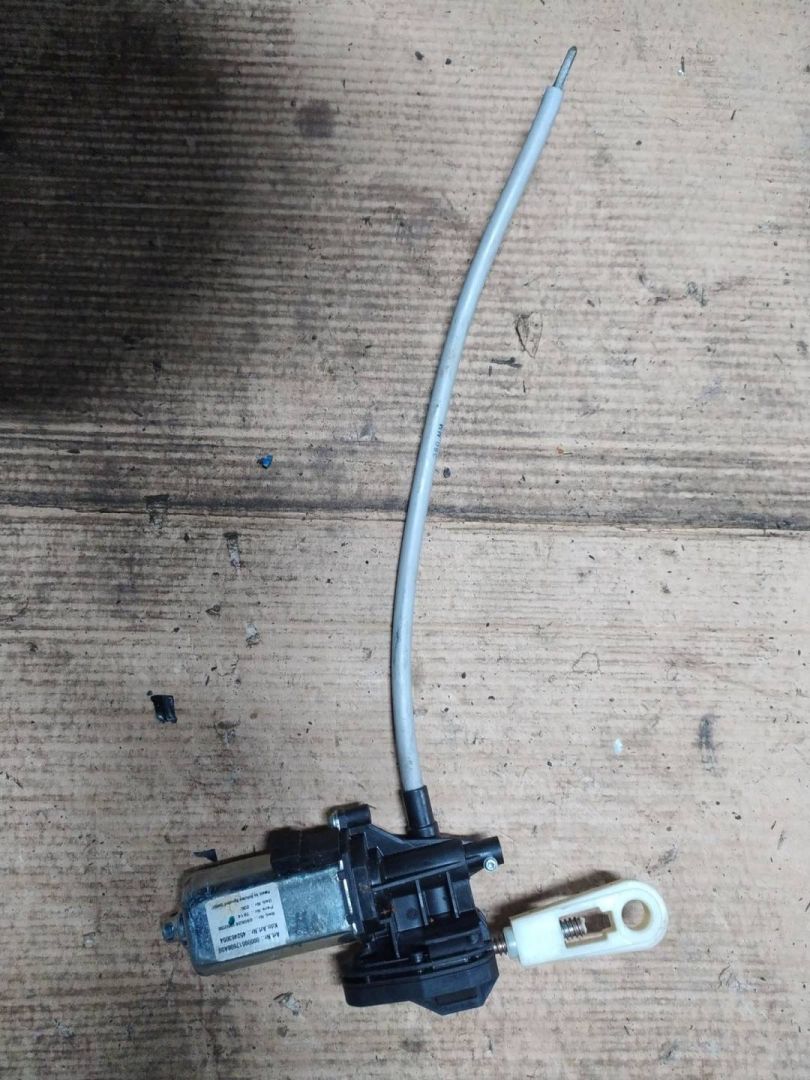 моторчик регулировки сиденья BMW 7 серия F01/F02 2009, 4.4 л., N63 B44 A, бензин, 8908600 - фото №1