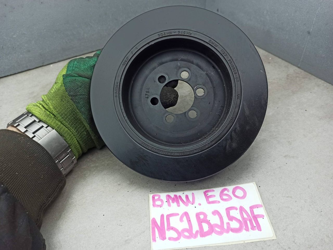 шкив коленвала BMW 5 серия E60/E61 2007, 2.5 л., N52 B25 AF, бензин, 7519628 - фото №1