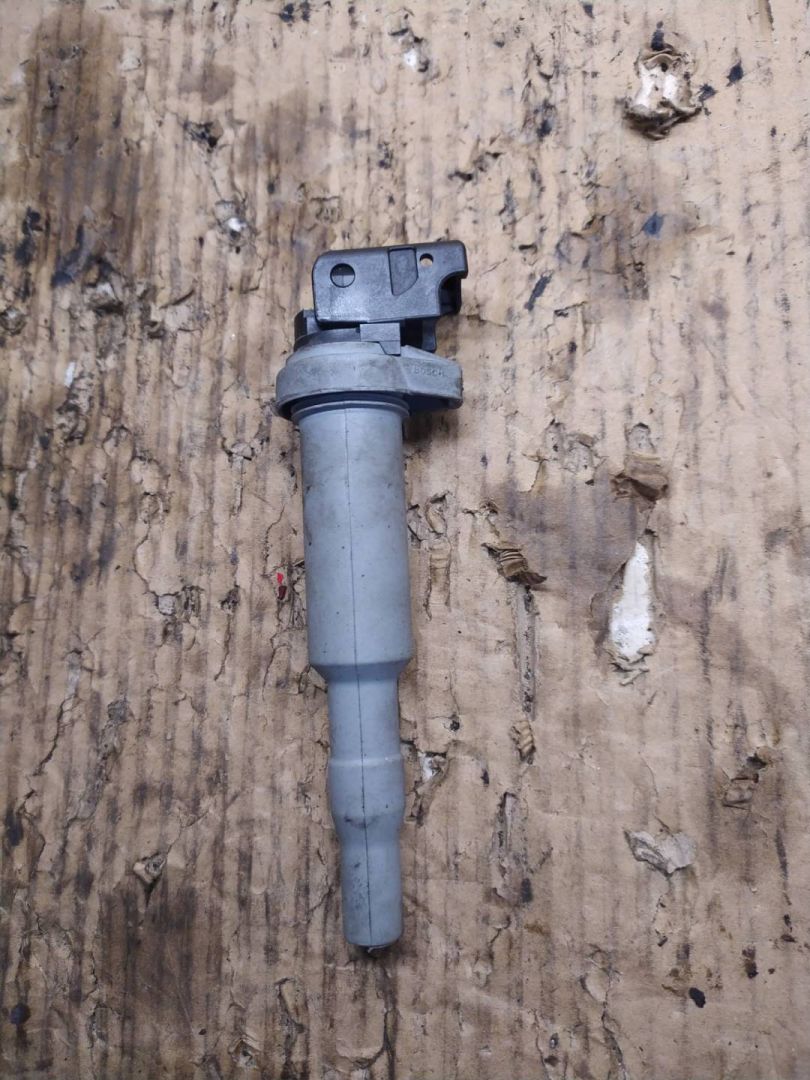 катушка зажигания BMW 2010, 3.0 л., N52 B30, бензин, 1437986 - фото №1