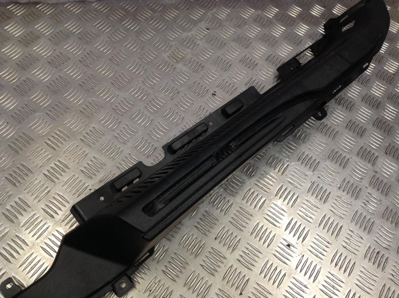 направляющая шторки багажника (салазки) BMW X6 F16 2017, 3.0 л., N57 D30 B, дизель, АКПП, внедорожник 5 дв., 7314713 - фото №1