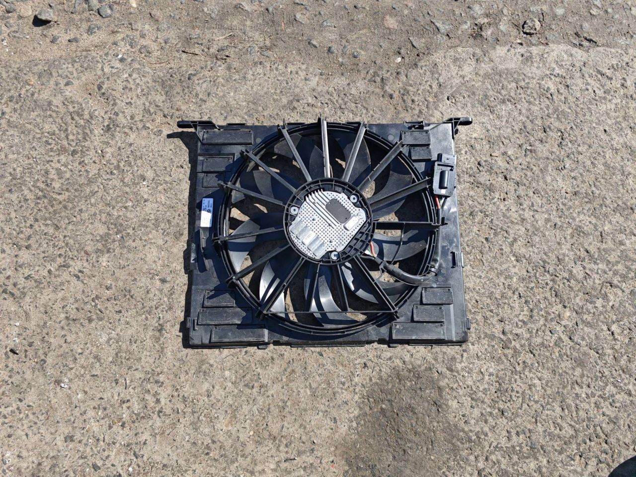 вентилятор радиатора BMW 6 GT G32 2019, 3.0 л., B58B30, бензин, 7953399, 8686161 - фото №1