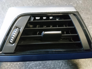 дефлектор обдува салона BMW 2013, 2.0 л., N47 D20 C, дизель, АКПП, хетчбэк 5 дв., правый руль, 9231995