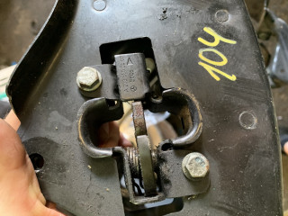 замок капота Mercedes-Benz E-Класс W211/S211 2005, 2.1 л., дизель, АКПП, седан, A2038800060