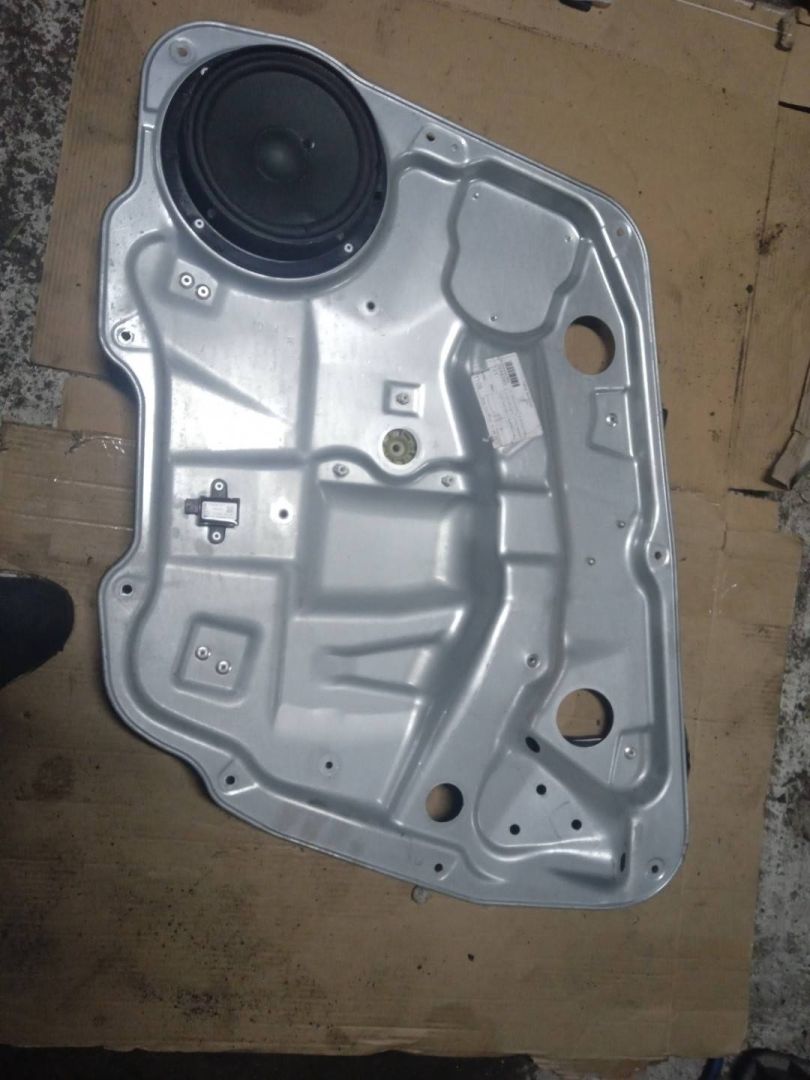 стеклоподъемник передний правый Mercedes-Benz M-Класс W166 2011, 3.5 л., бензин, A1648209485 - фото №1