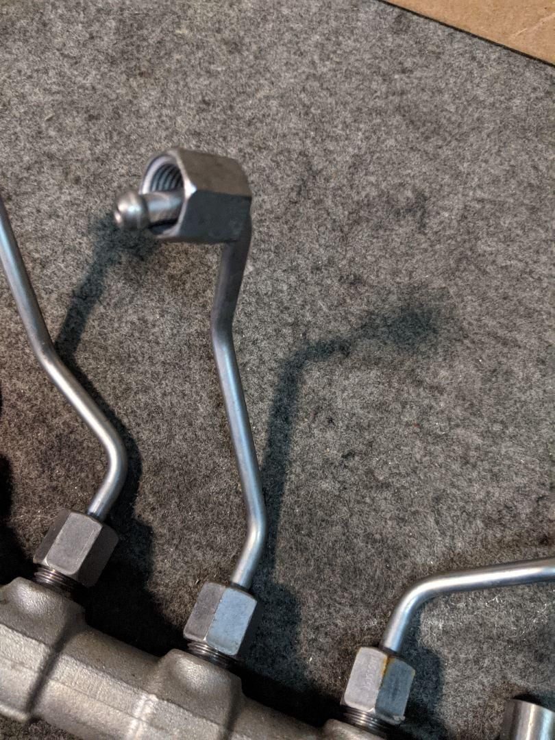 трубка топливная Mercedes-Benz GL-Класс X166 2015, 2.1 л., OM 651.960, дизель, АКПП, 6510703133, A6510703133 - фото №1