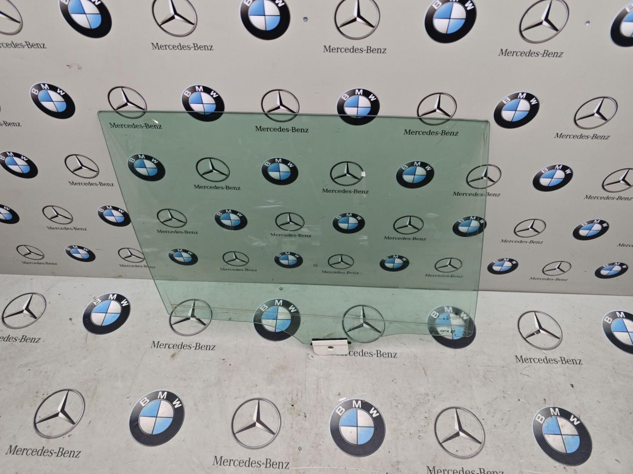 стекло двери задней правой BMW 2024, 3.0 л., B58B30, бензин, 475, полный привод - фото №1