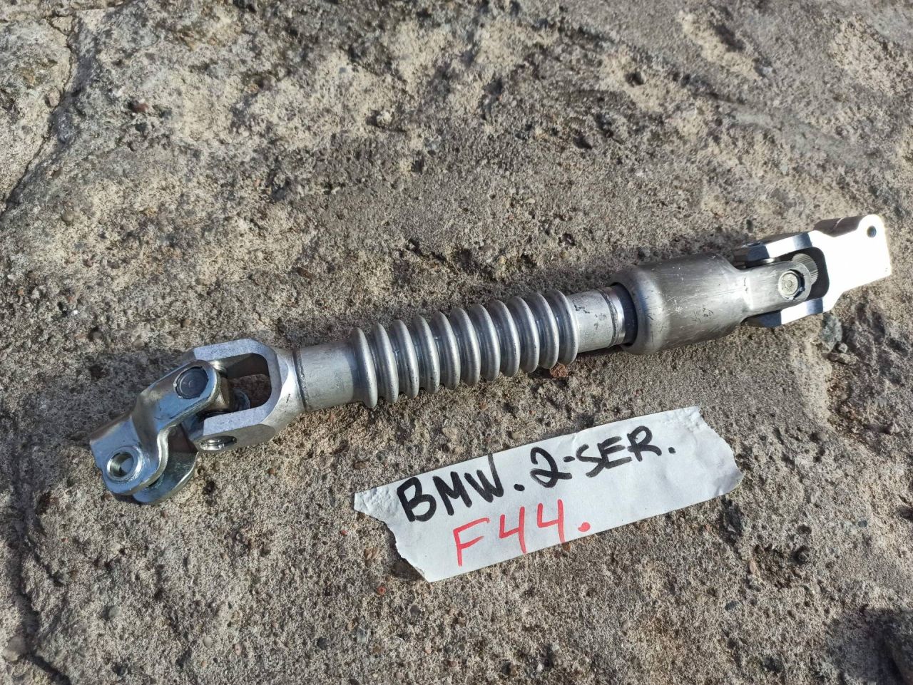 рулевой карданчик BMW 2 серия F44 2020, 2.0 л., бензин, хетчбэк 5 дв., полный привод, 6872145 - фото №1