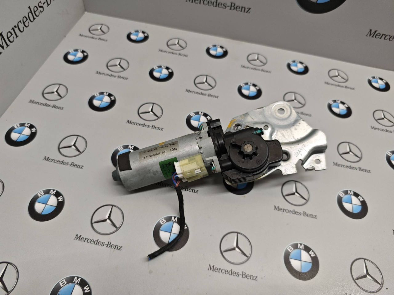 моторчик регулировки сиденья BMW X3 F25 2014, 2.8 л., бензин, 0130002634 - фото №1