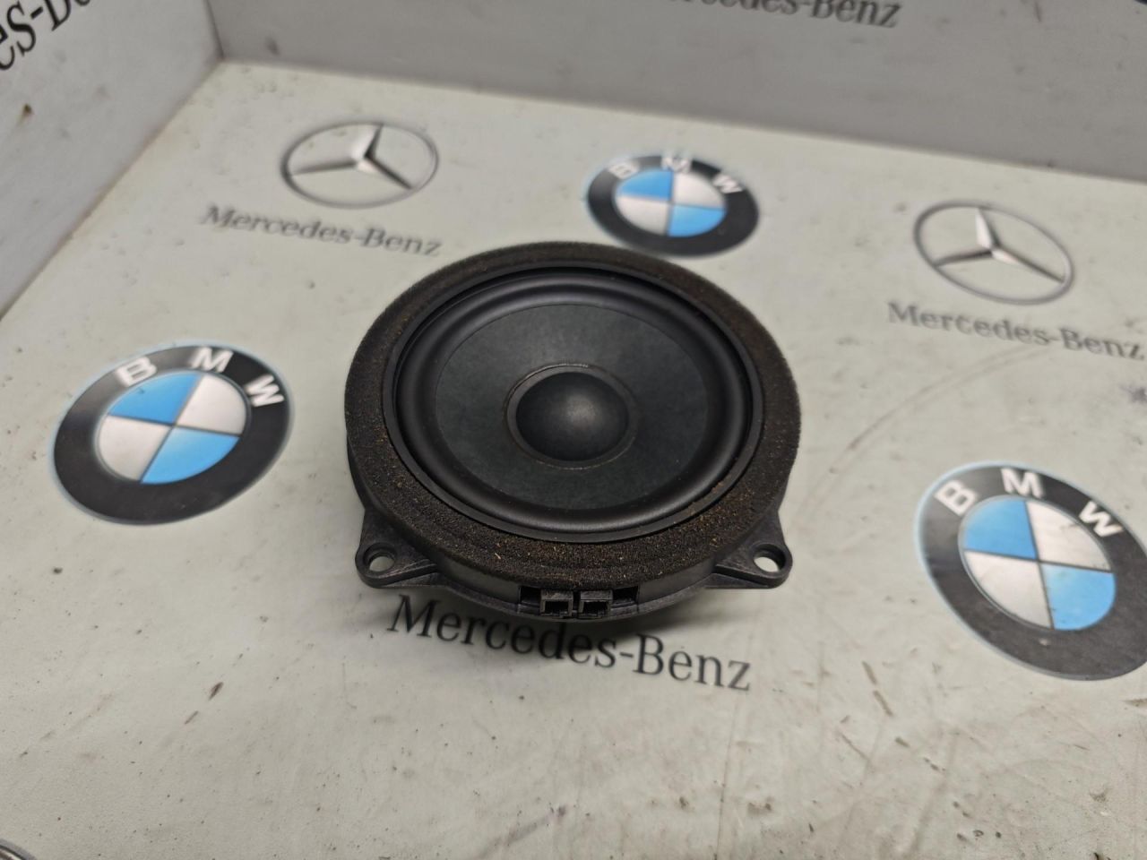 динамик двери BMW 2024, 3.0 л., бензин, 475, 2622518 - фото №1