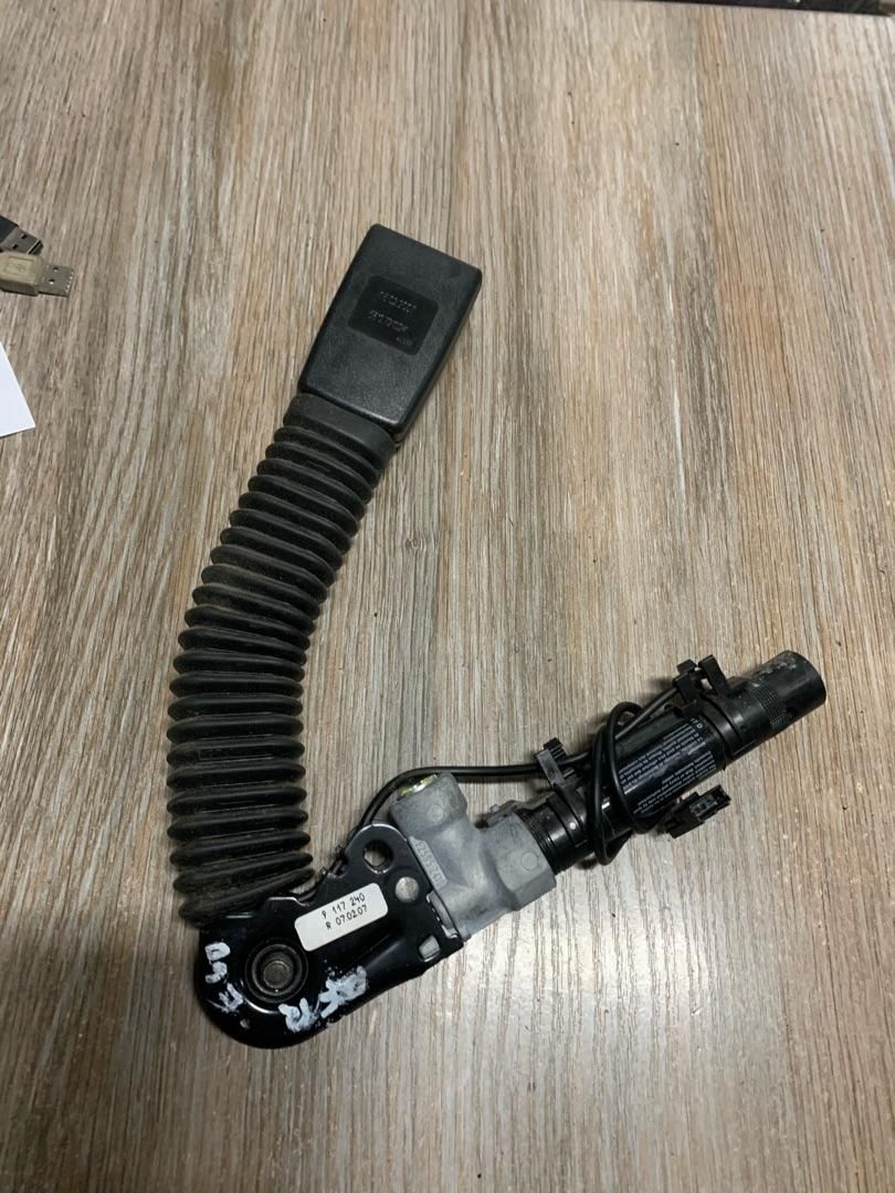 пиропатрон BMW 5 серия E60/E61 2007, бензин, АКПП, универсал, 9117240, 561272102K - фото №1