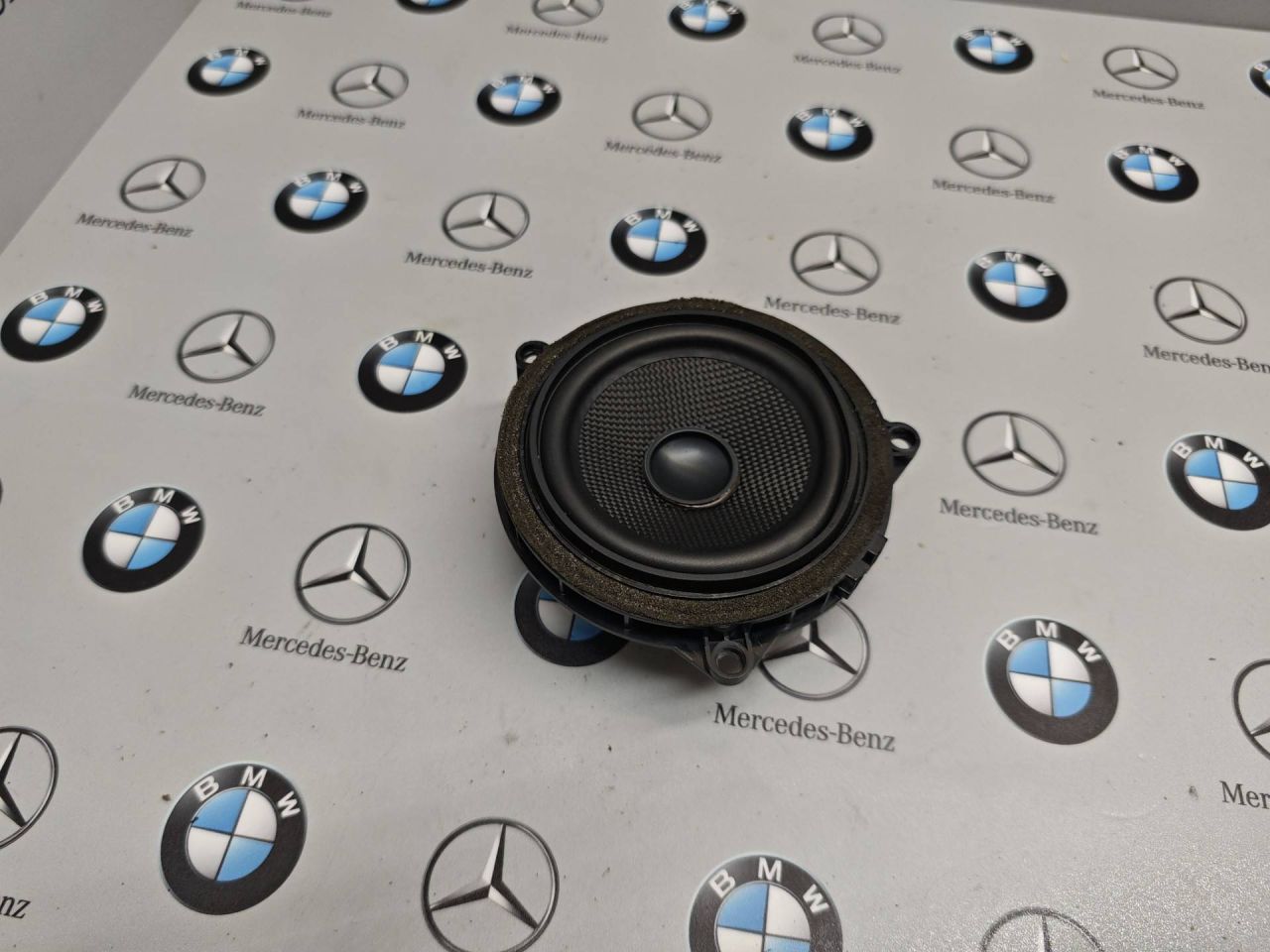 динамик двери BMW X3 F25 2011, 3.0 л., N52 B30, бензин, 9209184 - фото №1