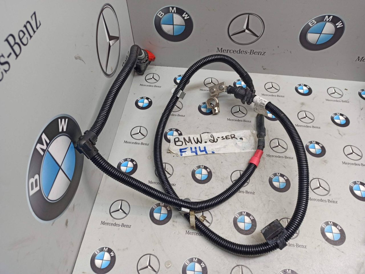 плюсовой провод аккумулятора BMW 2 серия F44 2020, 2.0 л., бензин, хетчбэк 5 дв., полный привод, 8654635 - фото №1