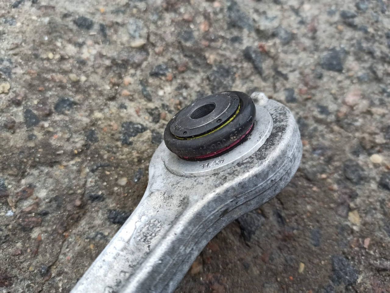 рычаг задний правый BMW 6 серия E63/E64 2007, 4.5 л., бензин - фото №1