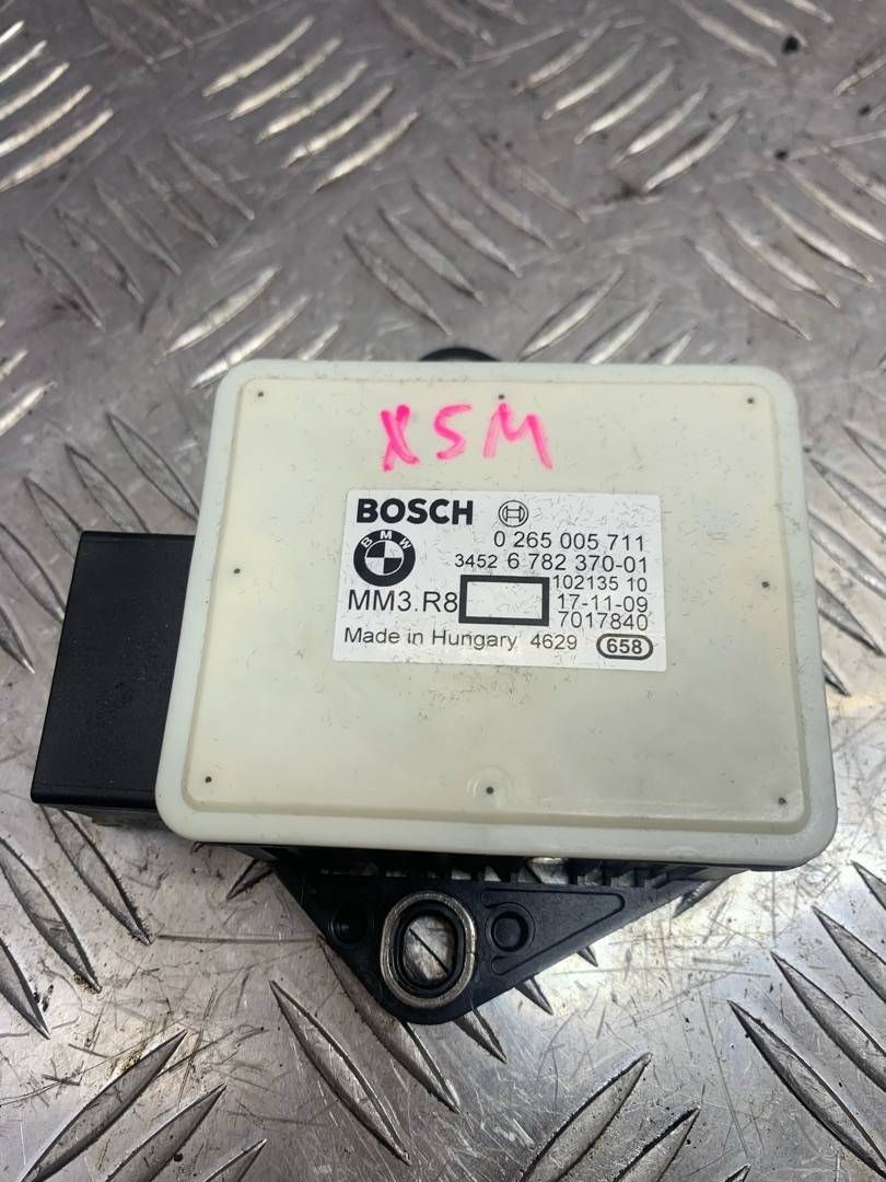 датчик ускорения BMW X5 M E70 2010, 4.4 л., S63 B44 A, бензин, правый руль, 34526782370, 6782370, 0265005711 - фото №1