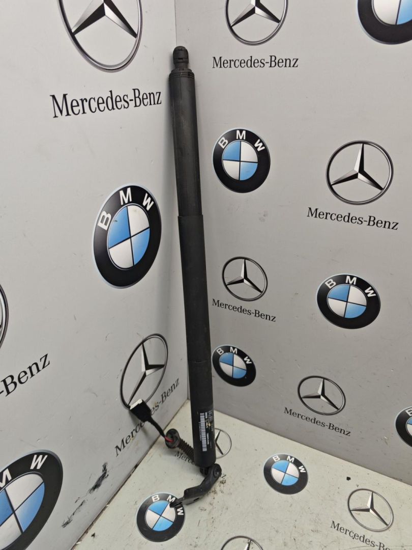 амортизатор крышки багажника (3-5 двери) BMW 2 серия Active Tourer F45 2015, 2.0 л., B48 A20 A, бензин, 7365979 - фото №1