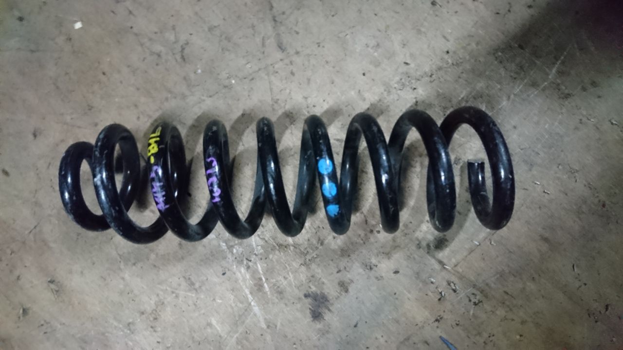 пружина Mercedes-Benz E-Класс W213/S213/C238/A238 2016, 2.0 л., OM 654.920, дизель, АКПП, белый, седан, правый руль, A2133240404 - фото №1