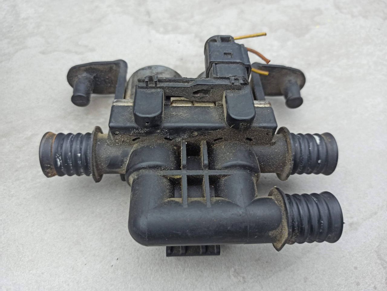 кран отопителя (печки) BMW X5 E70 2009 - фото №1