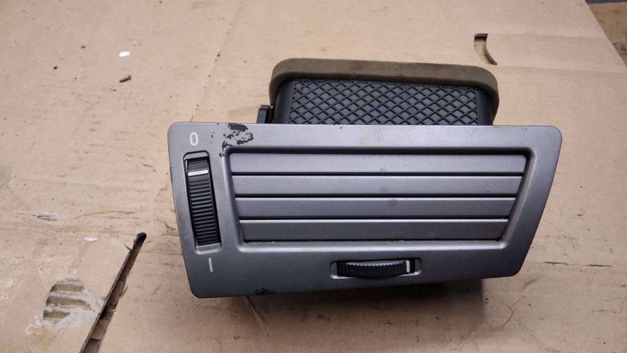 дефлектор обдува салона BMW X5 E53 2000, 4.4 л., бензин, АКПП, внедорожник 5 дв., 6943006, 8223334 - фото №1