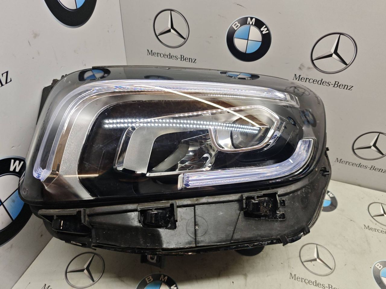 фара левая Mercedes-Benz GLB-Класс 1 поколение 2022, бензин, задний привод, A2479062105 - фото №1
