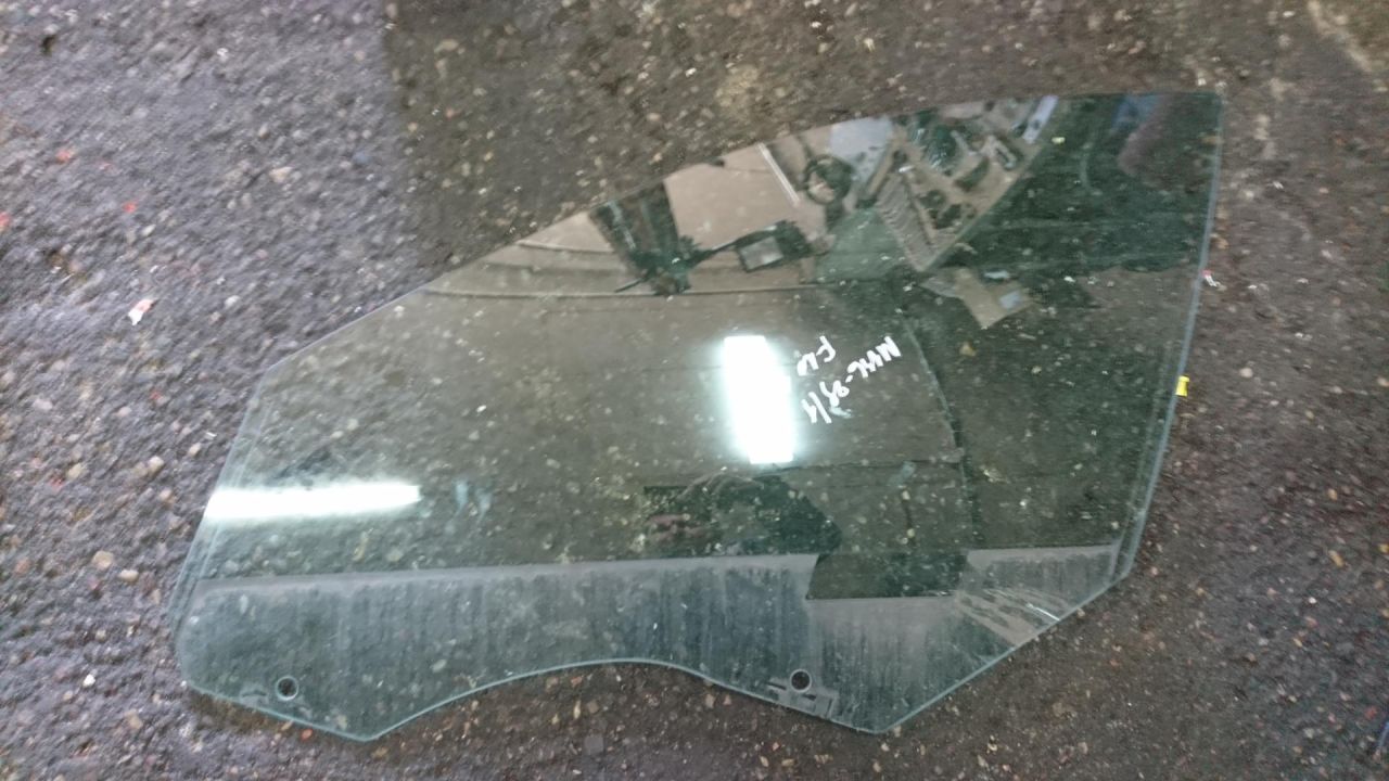 стекло двери передней левой BMW 2014, 2.0 л., N47 D20 C, дизель, АКПП, серая, седан - фото №1