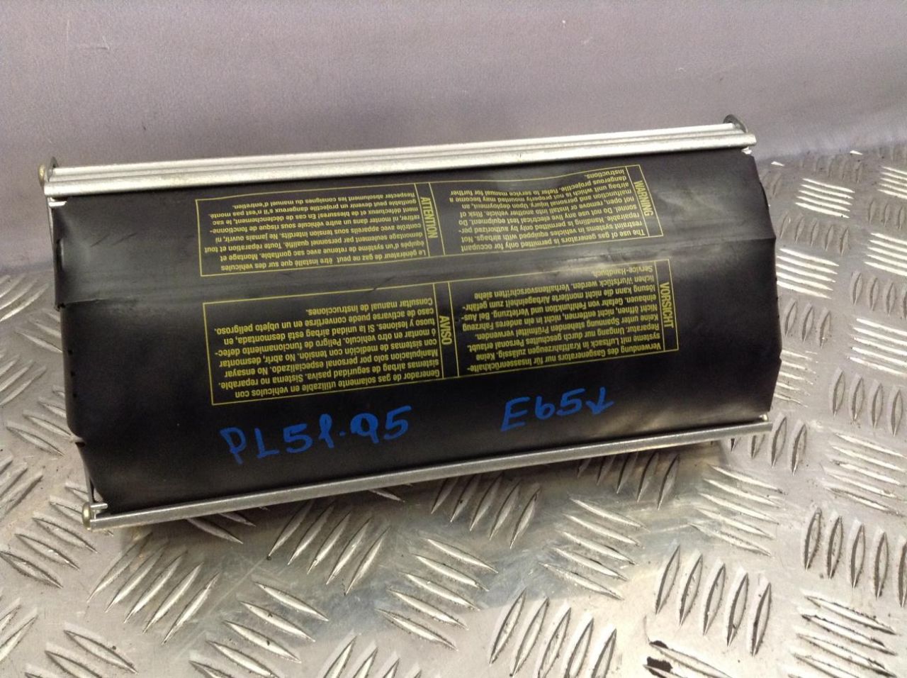 подушка безопасности пассажира BMW 7 серия E65/E66/E67 2003, 3.0 л., дизель, АКПП, седан - фото №1