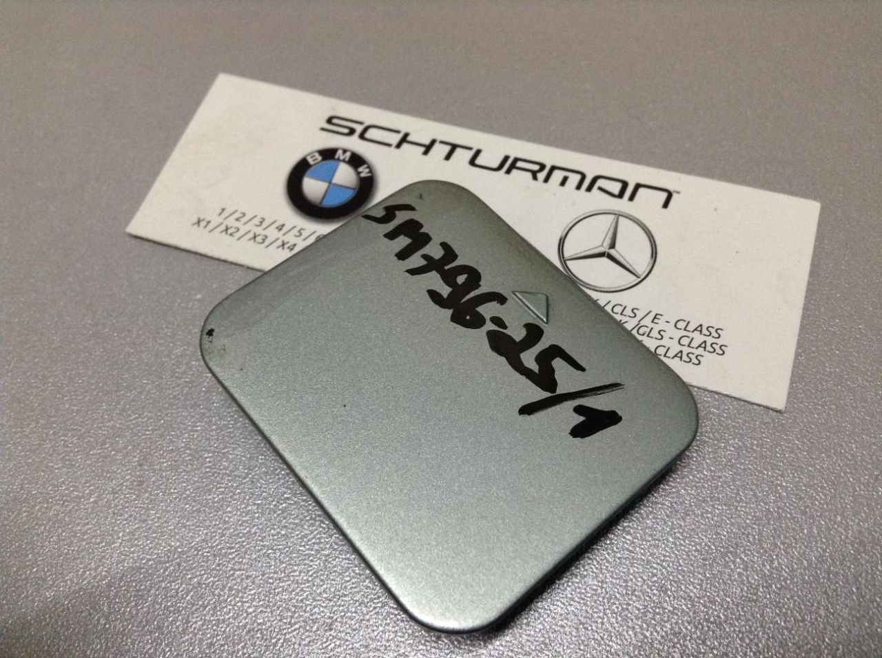 заглушка заднего бампера под крюк BMW 5 серия E39 1999, 2.0 л., бензин, АКПП, седан, 8159375 - фото №1