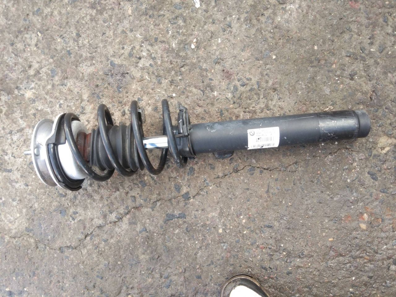 амортизатор передний левый BMW X1 E84 2011, 6851337 - фото №1