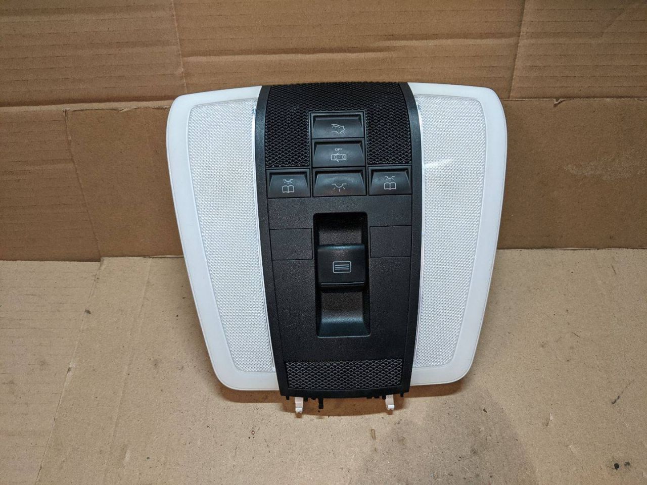 фонарь салона (плафон) Mercedes-Benz C-Класс W204/S204 2009, 3.0 л., M 272.948, бензин, A2048209701 - фото №1