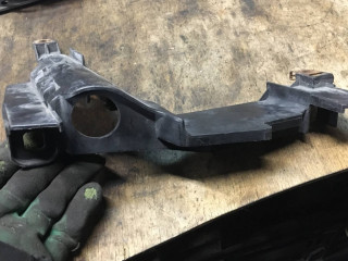 крепление фары правой BMW 3 серия E46 1999, 2.2 л., бензин, АКПП, седан, 1301073018