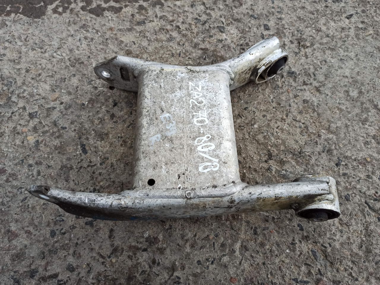 рычаг задний левый BMW 5 серия E39 1995, 2.5 л., бензин - фото №1
