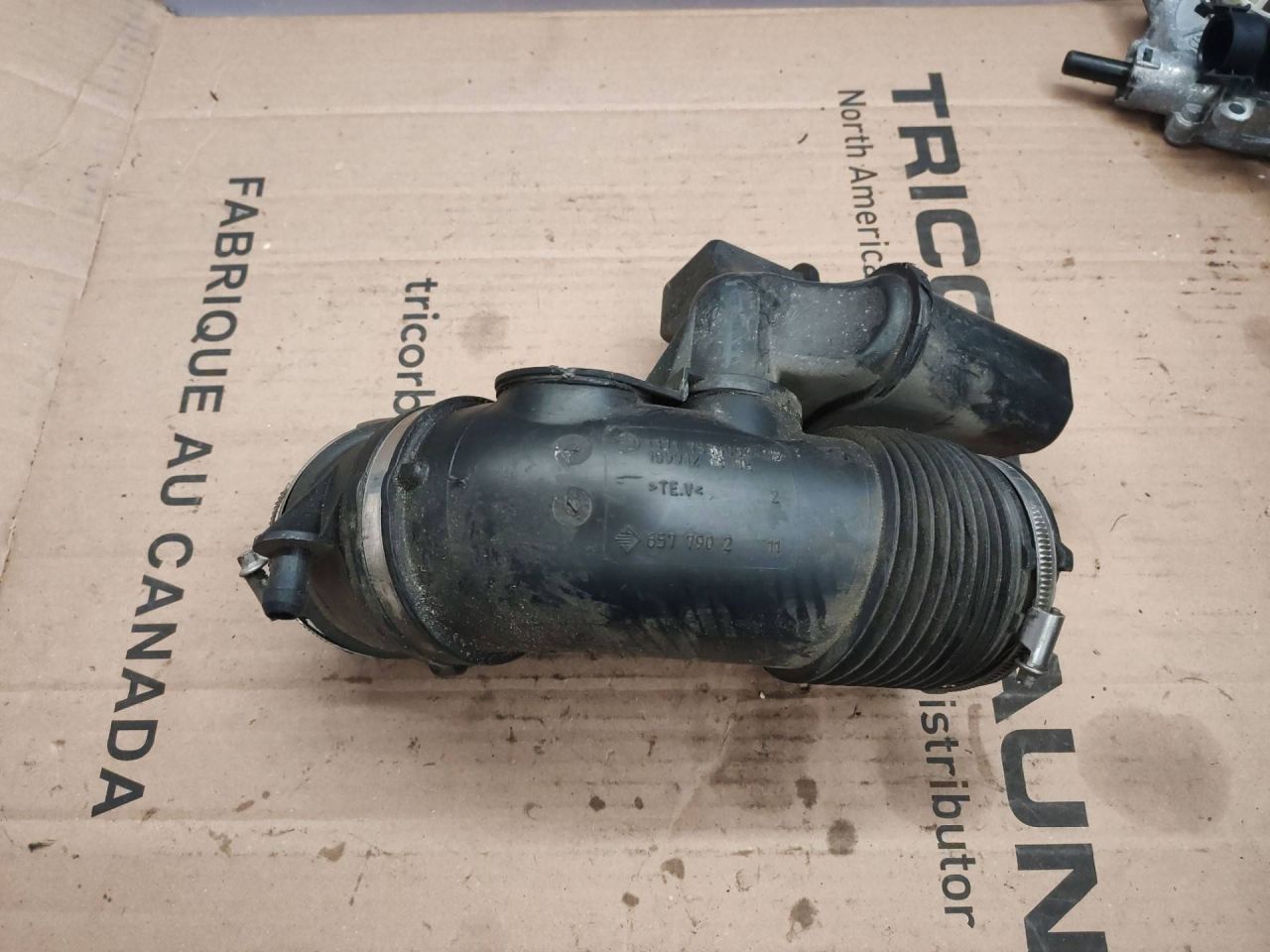 патрубок воздушного фильтра BMW 3 серия E90/E91/E92/E93 2007, 7536004 - фото №1