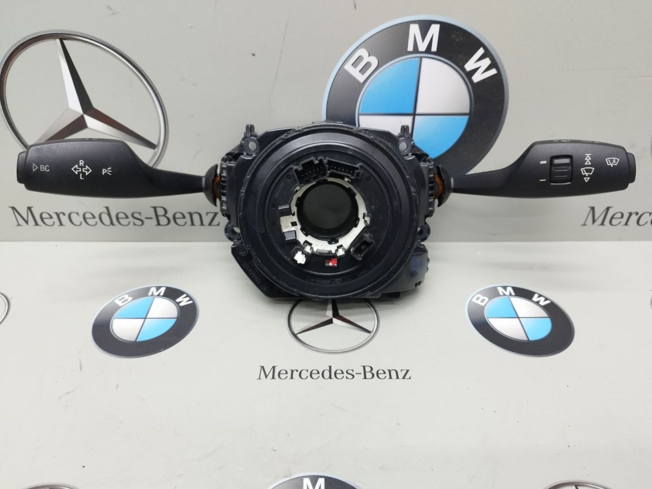 переключатель подрулевой (стрекоза) BMW X3 F25 2012, 3.0 л., N52 B30 A, бензин, 9242282 - фото №1