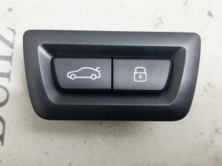 кнопка открытия багажника BMW 2023, 4.4 л., бензин, 416, 5A64C25
