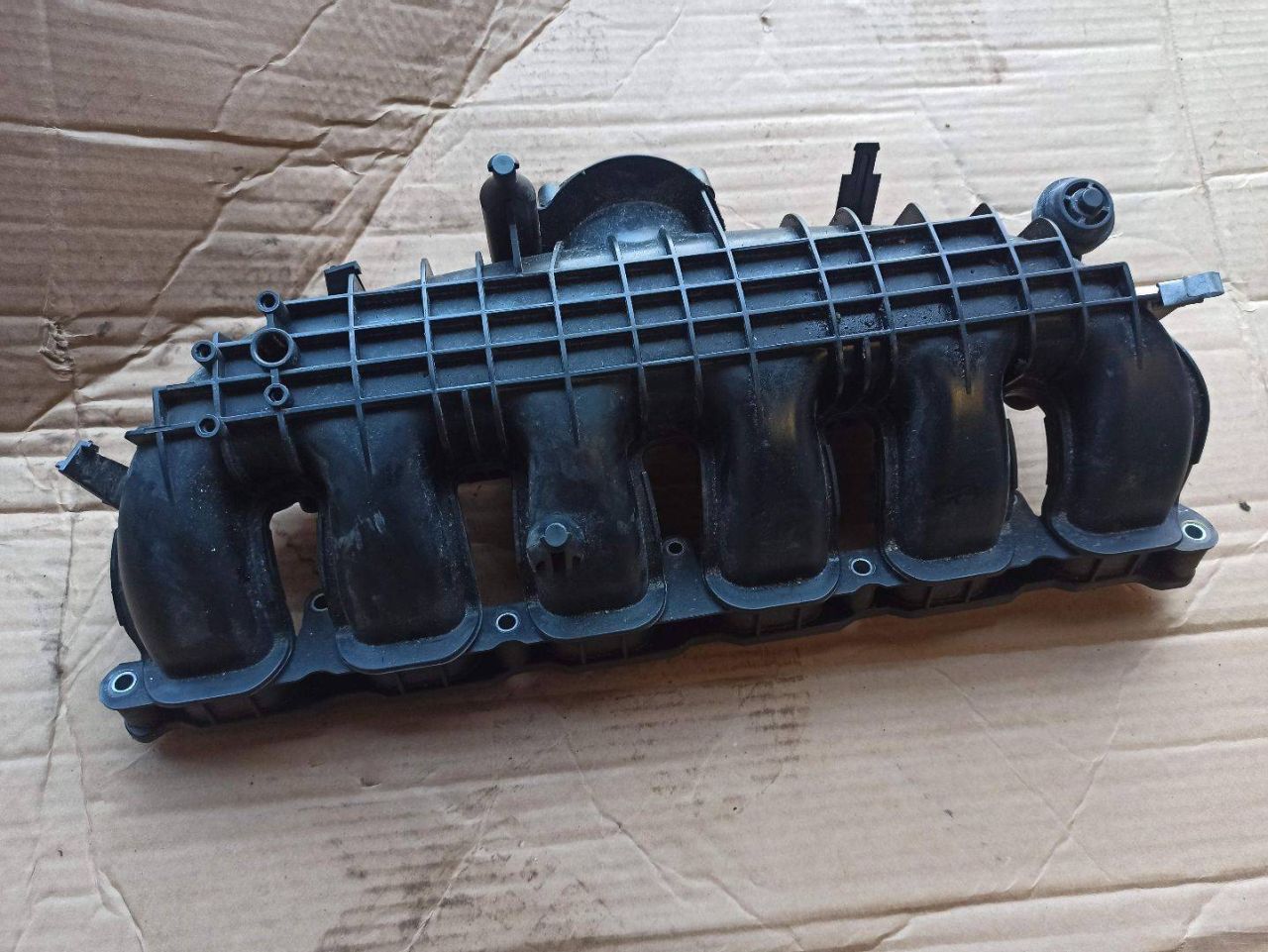 коллектор впускной BMW 2012, 3.5 л., бензин, АКПП, седан, задний привод, 7576911 - фото №1