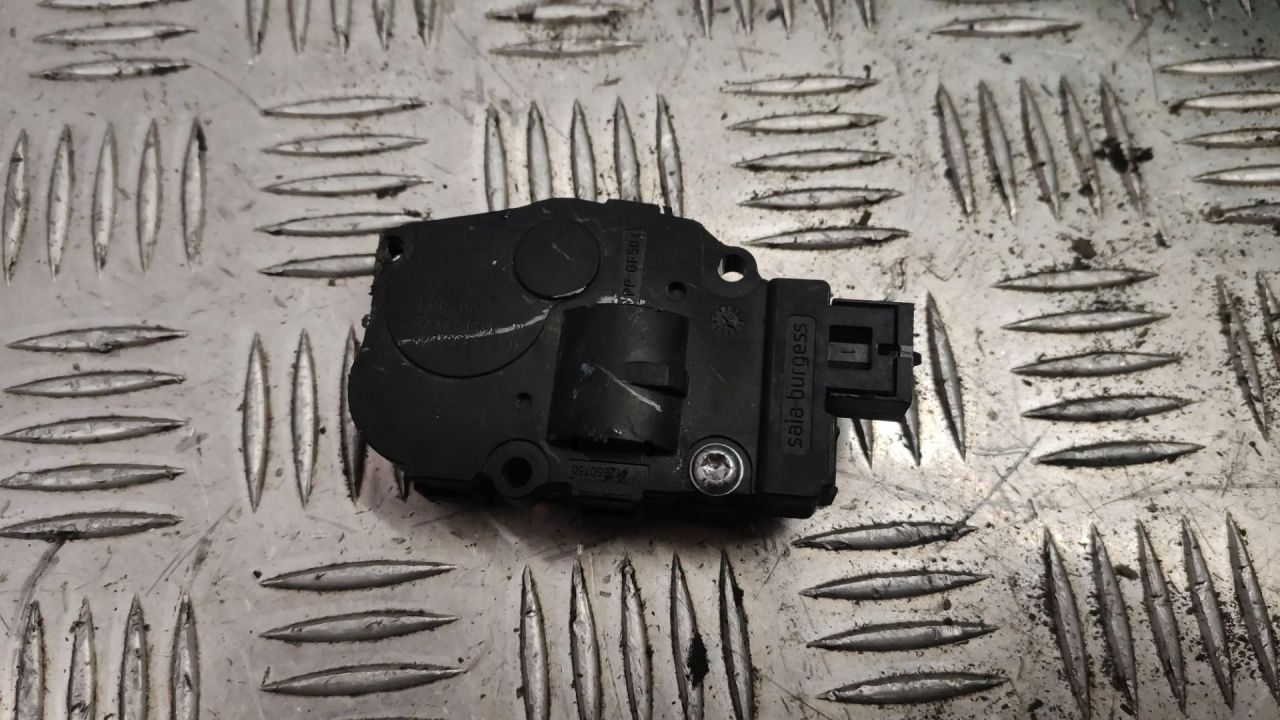 моторчик заслонки печки BMW X5 E70 2007, 4.8 л., N62 B48 B, бензин, АКПП, черный, внедорожник 5 дв. - фото №1