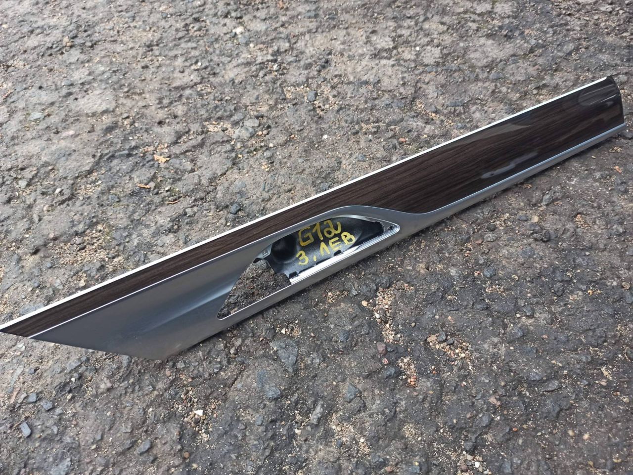 молдинг двери задней левой BMW 7 серия G11/G12 2017, 3.0 л., дизель, 7464645 - фото №1