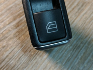 кнопка стеклоподъемника двери задней левой Mercedes-Benz GL-Класс X166 2013, 3.0 л., OM 642.826, дизель, АКПП, коричневый, внедорожник 5 дв., A2049058102, 2049058102