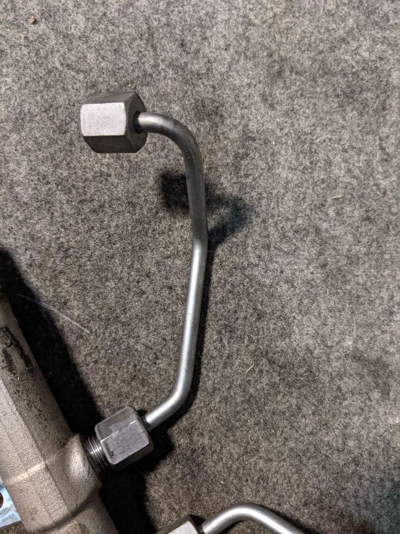 трубка топливная Mercedes-Benz GL-Класс X166 2015, 2.1 л., OM 651.960, дизель, АКПП, 6510703133, A6510703133 - фото №1