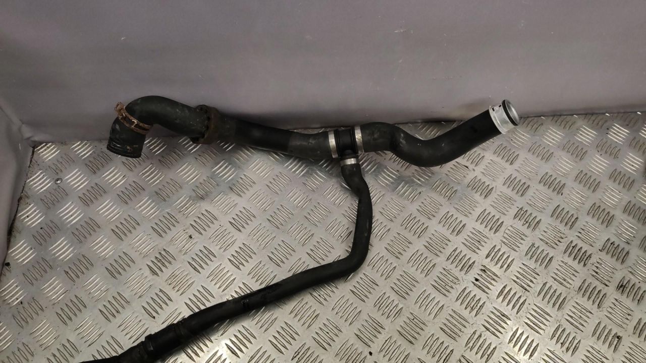 патрубок радиатора Mercedes-Benz M-Класс W164 2007, 3.0 л., OM 642.940, дизель - фото №1