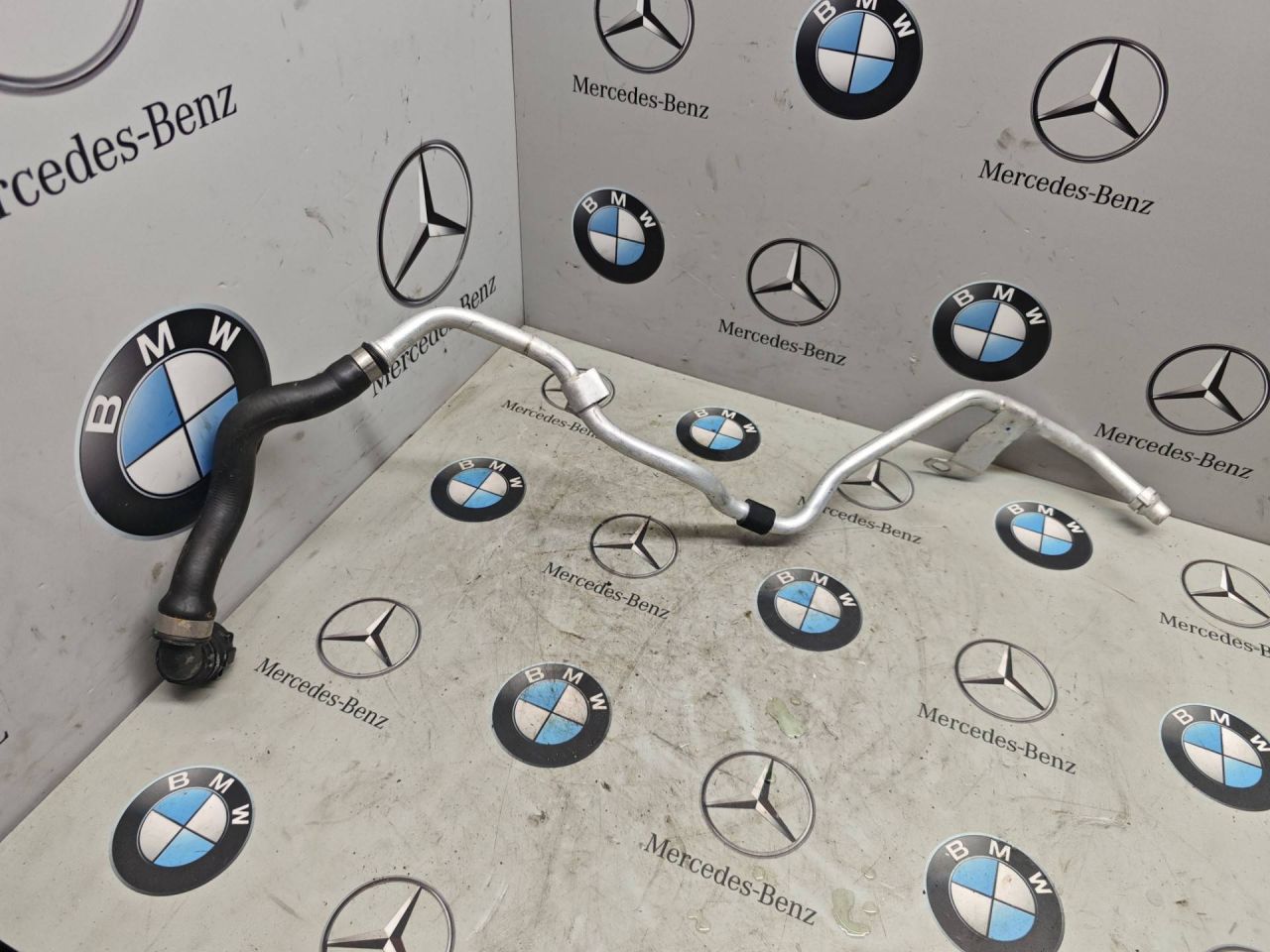 трубка охлаждающей жидкости BMW 2025, 3.0 л., бензин, 9844550 - фото №1