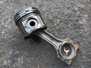 поршень BMW 3 серия E46 2000, 2.0 л., дизель