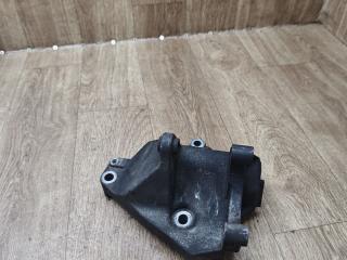 кронштейн гидроусилителя Renault Sandero 2 поколение 2015, 1.2 л., D4F 732, бензин, МКПП, хетчбэк 5 дв., 7700871342