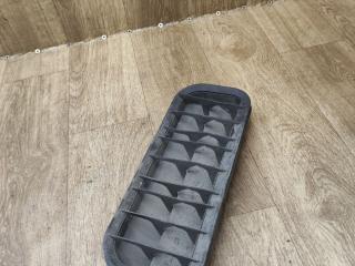 решетка вентиляции багажника Volkswagen Transporter T5 2006, 2.5 л., AXD, дизель, МКПП, микроавтобус, 7H0819181