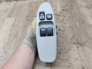 блок управления стеклоподъемниками Nissan Almera Tino V10 2003, 2.2 л., дизель