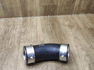 патрубок интеркулера Volkswagen Transporter T5 2006, 2.5 л., AXD, дизель, МКПП, микроавтобус, 7H0145790C